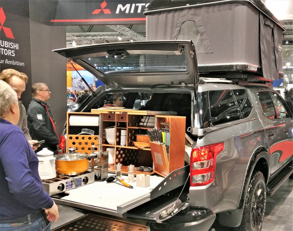 caravan_boot_kitchen